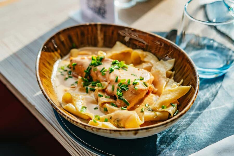 Paris: 3-Course Italian Meal Seine Cruise - Seating, terrace, and photos: where you should spend your time
