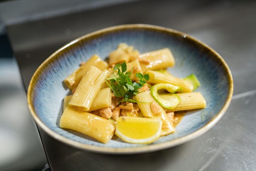 Paris: 3-Course Italian Meal Seine Cruise - Who should book this cruise, and who should skip it