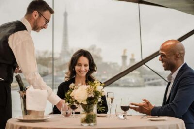 4-Course Dinner Cruise on Seine River with Live Music
