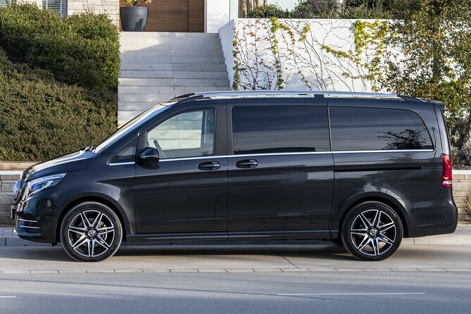 Paris Airport Transfer: Paris to Paris Airport CDG by Luxury Van - Key things that make this CDG transfer work