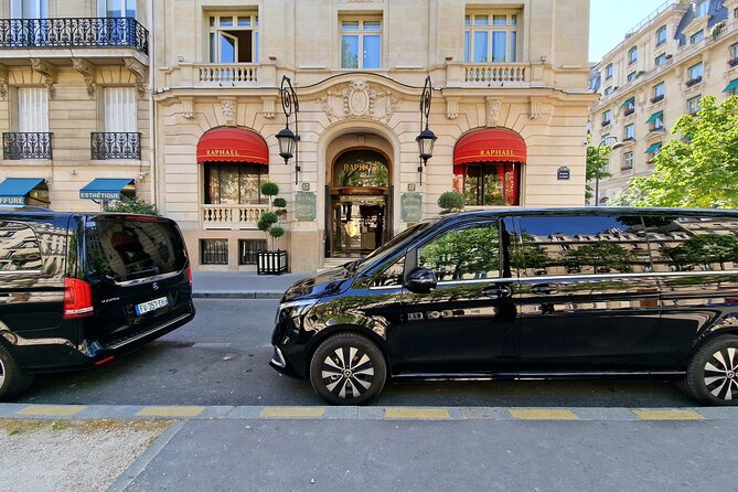 Paris Airport Transfer: Paris to Paris Airport CDG by Luxury Van - Luxury Van Door-to-Door from Paris to CDG