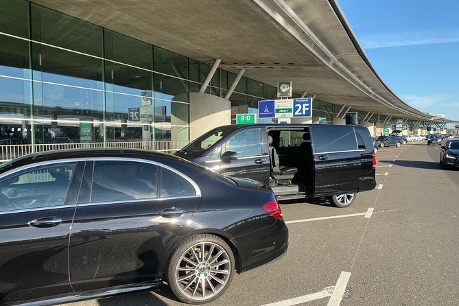 Paris Airport Transfers - Private Car - What happens right after you meet your driver