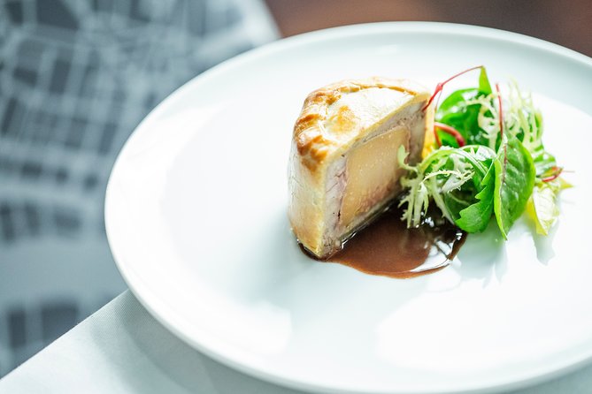 Paris at the First Lodges - Ducasse sur Seine dinner cruise - Is this Seine dinner cruise worth booking for you?