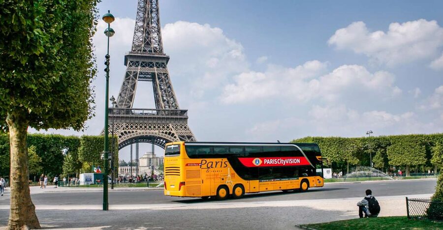 Paris: Audio-Guided Bus Tour & Seine River Cruise - The Audio Layer: Earphones, Apps, and Multiple Languages