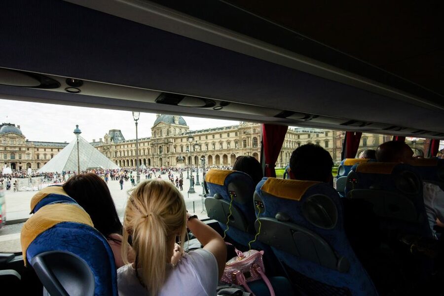 Paris: Audio-Guided Bus Tour & Seine River Cruise - Eiffel Tower Finish, plus the Montparnasse Plan B