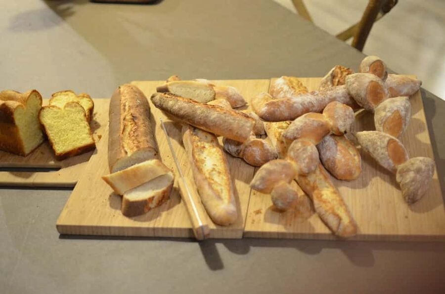 Paris: Baguette and French Breads Class - Baking Skills: Temperature, Time, and Humidity