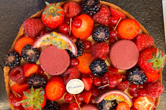 Paris Baking Insider Experience near Notre-Dame - The bakery atmosphere: cleanliness, heat, and comfort you can plan for