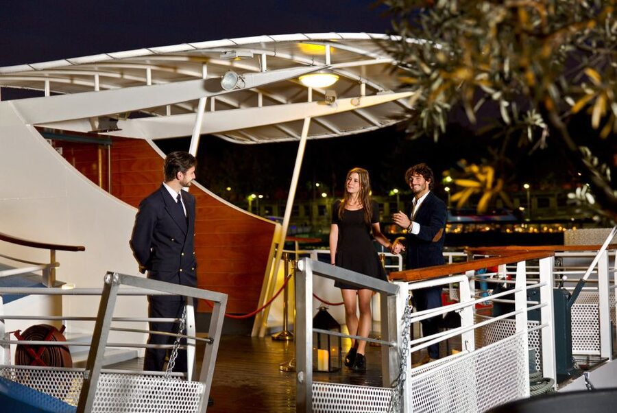 Paris: Bastille Day Dinner Cruise on the Seine River - Finding the boat at Musée d’Orsay: fast if you arrive ready