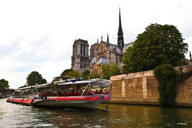 Paris Bateaux Mouches Special Bastille Day Dinner Cruise - Live Music, Fireworks From the Deck, and How to Time Your Space