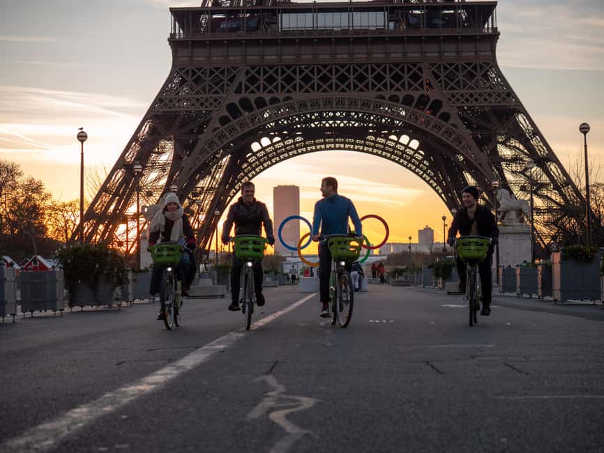 Paris before the crowds, bike tour & Breakfast - Eiffel Tower photos, without the head-height obstacle course