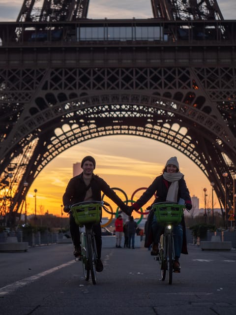 Paris before the crowds, bike tour & Breakfast - Along the Seine and toward Notre Dame’s silhouette