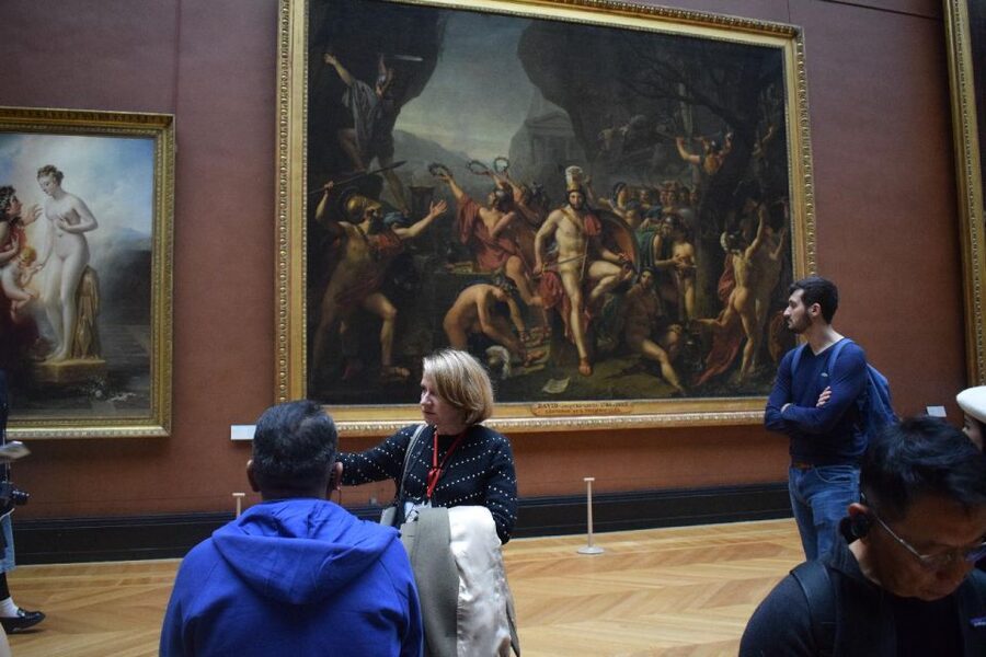 Paris: Best of the Louvre Guided Tour with Pre-booked Ticket - How Guides Help You Navigate Crowds and Get Answers