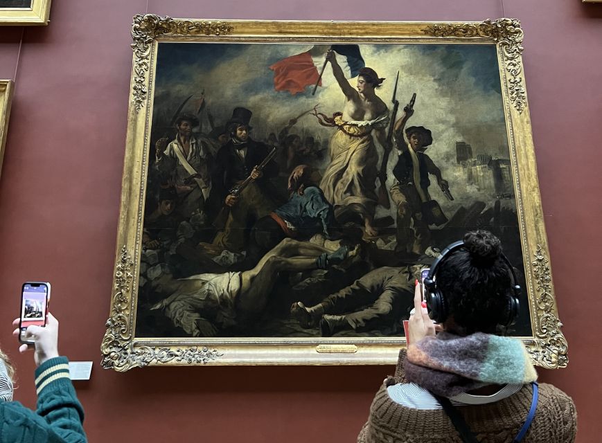 Paris: Best of the Louvre Museum Private Tour with Mona Lisa - Meeting the guide near the Arc de Triumph du Carousel
