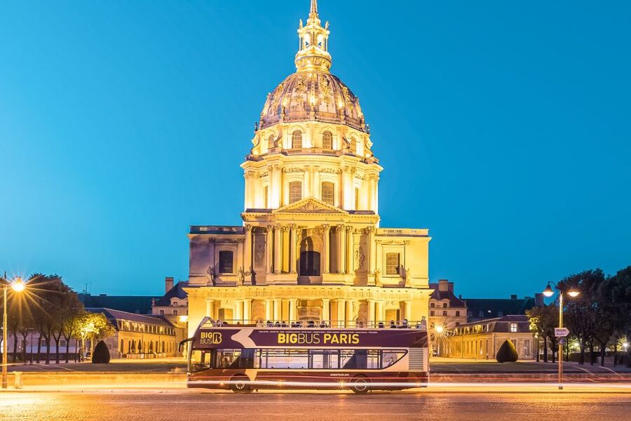 Paris: Big Bus Panoramic Night Tour by Open-Top Bus - Place Saint-Michel and Musée d’Orsay: classic corners, quick impressions