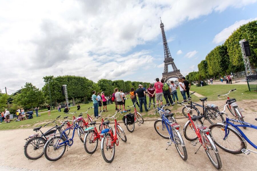 Paris Bike Tour: Eiffel Tower, Place de la Concorde & More - Should you book this Paris bike tour?