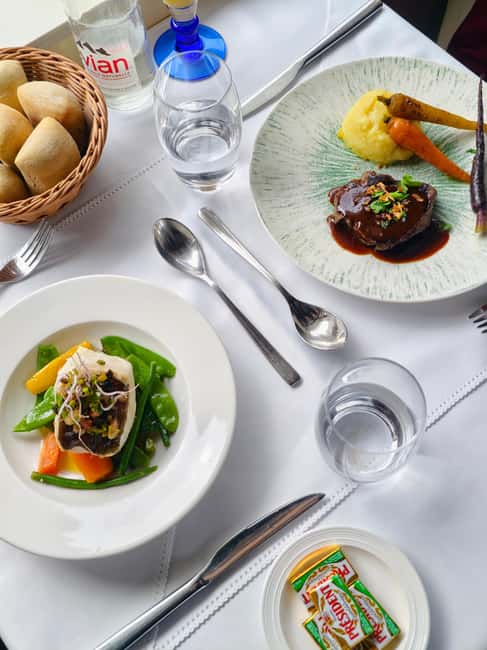Paris : Bistronomic early dinner cruise - Alexandre III bridge boarding, plus a bistro meal on the Seine