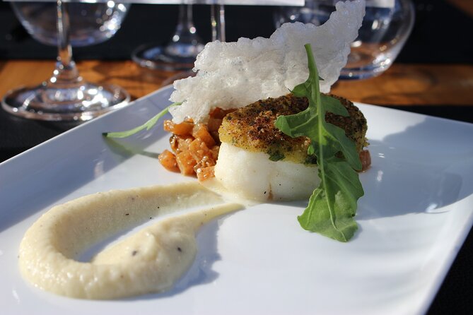 Paris Bustronome Gourmet Sightseeing Dinner on a Panoramic Bus - The six-course dinner: what you get during the ride