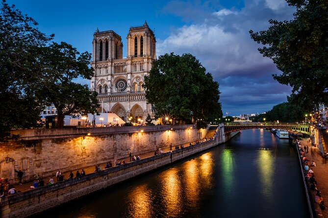 Paris by Night Tootbus Tour - Comfort on board: where to sit and how to handle crowds