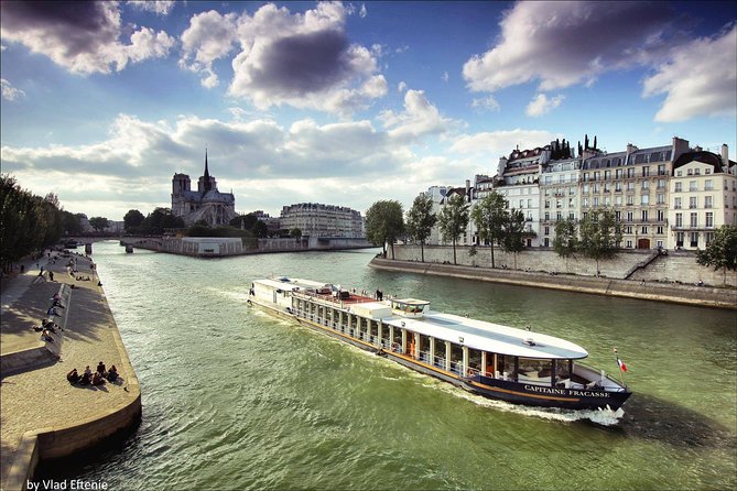Paris Capitaine Fracasse 3 Course Seine River Dinner Cruise - Who Runs the Show: Staff Names That Keep Coming Up