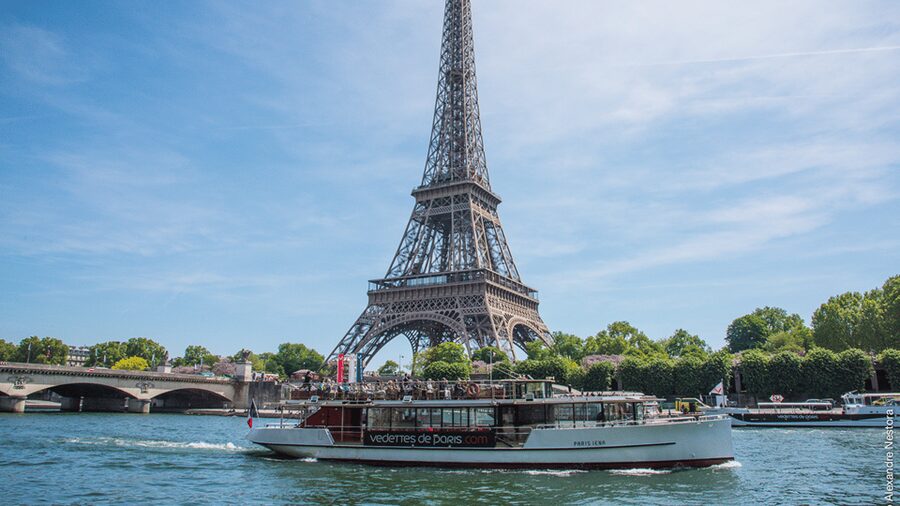 Paris: Champagne Tasting Cruise Departure from Eiffel Tower - The three-champagne tasting flight, and what you actually learn