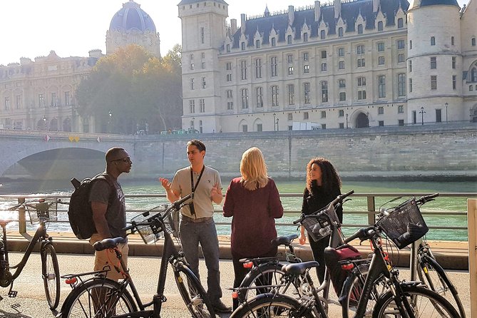 Paris: Charming Nooks and Crannies Bike Tour - Guides, Safety, and the Reason the Stories Land