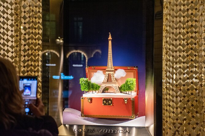 Paris Christmas Lights Small Group Walking Tour with Local Guide - Rue Étienne Marcel Start: Getting Oriented Fast