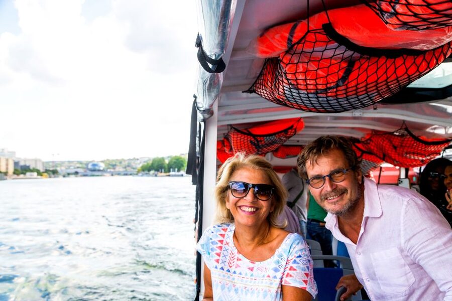 Paris: City and River Seine Tour on an Amphibious Bus - What to plan for in a 105-minute tour (and what to bring)