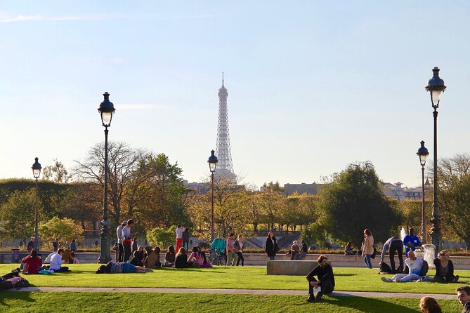 Paris City Center Free Walking Tour (Tip-Based) - Arc de Triomphe du Carrousel and the Tuileries path to Eiffel Tower views