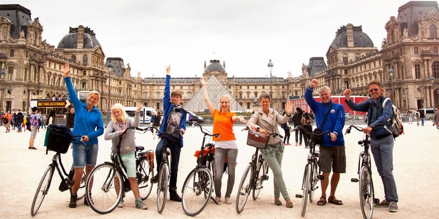 Paris: City Highlights Bike Tour - Eiffel Tower area, Louvre zone, and the Ride Along Rue de Rivoli