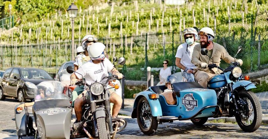 Paris: City Highlights Tour by Vintage Sidecar - Île de la Cité Photo Stop: Cathedral Island Atmosphere Without the Crunch