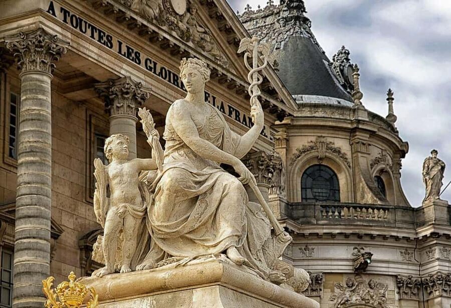 Paris: City Pass – Eiffel, Louvre & 27+ Must-See Sights - Seine River cruise: the easiest win for a Paris day