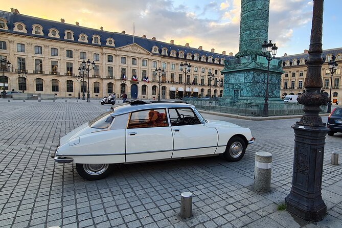 Paris City Tour 2h00 Citroën DS Vintage with Open Roof - Louvre Pyramid and Place Vendôme, seen the easy way