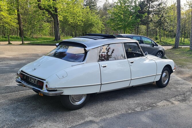 Paris City Tour 2h00 Citroën DS Vintage with Open Roof - Price, comfort, and the one thing to watch for in a vintage car