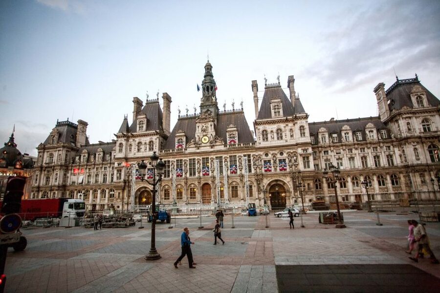 Paris: City Tour by Bus with Eiffel Tower & Optional Summit - The Night City Tour: Where the Headphones Earn Their Keep