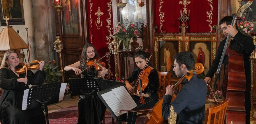 Paris: Classical Music Concert in Saint-Julien-le-Pauvre - Meeting point outside the church, then straight to your seat