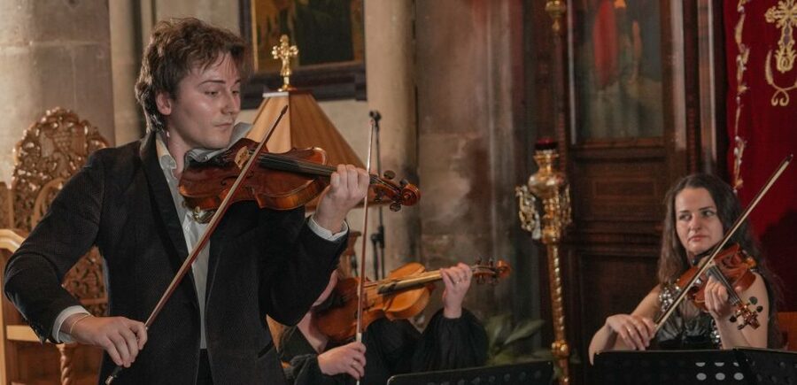 Paris: Classical Music Concert in Saint-Julien-le-Pauvre - Quick tips to avoid common hiccups