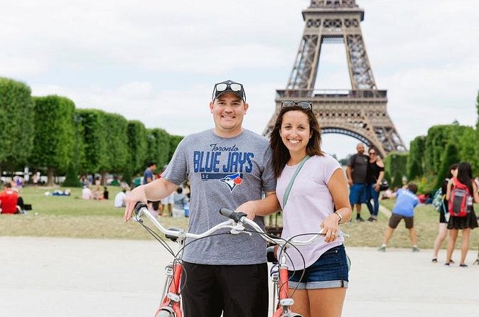 Paris Combo: Highlights Bike Tour & Seine Cruise Experience - The included Seine cruise: how the view changes everything