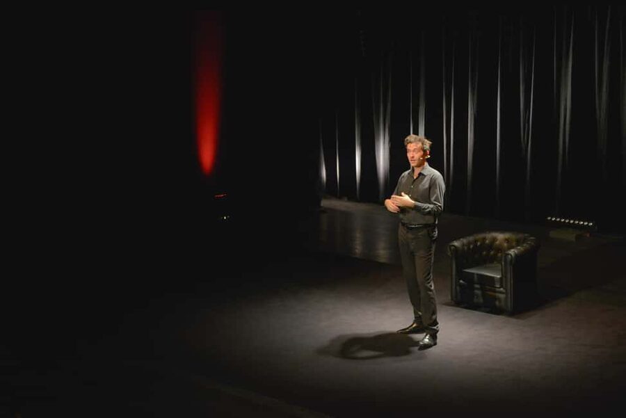 Paris: Comedy Show in English - How to Become a Parisian - Value for Your Time in Paris