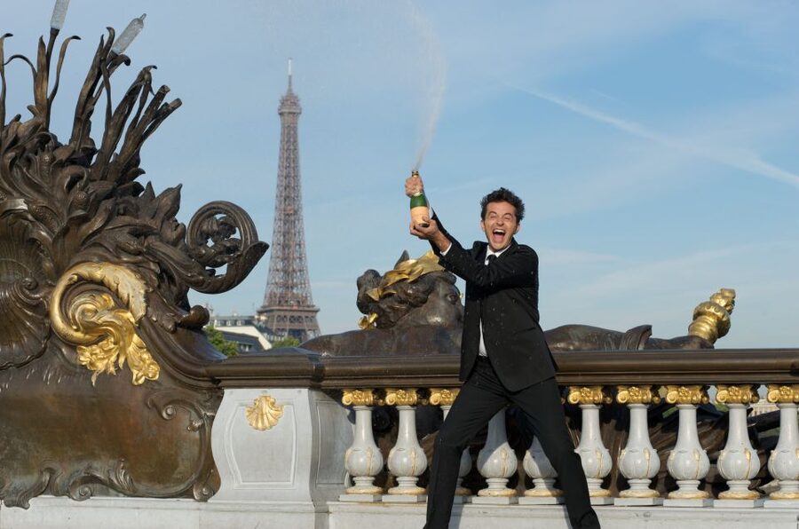 Paris: Comedy Show in English - How to Become a Parisian - After the Laughter: The Photo Moment and Your Takeaways