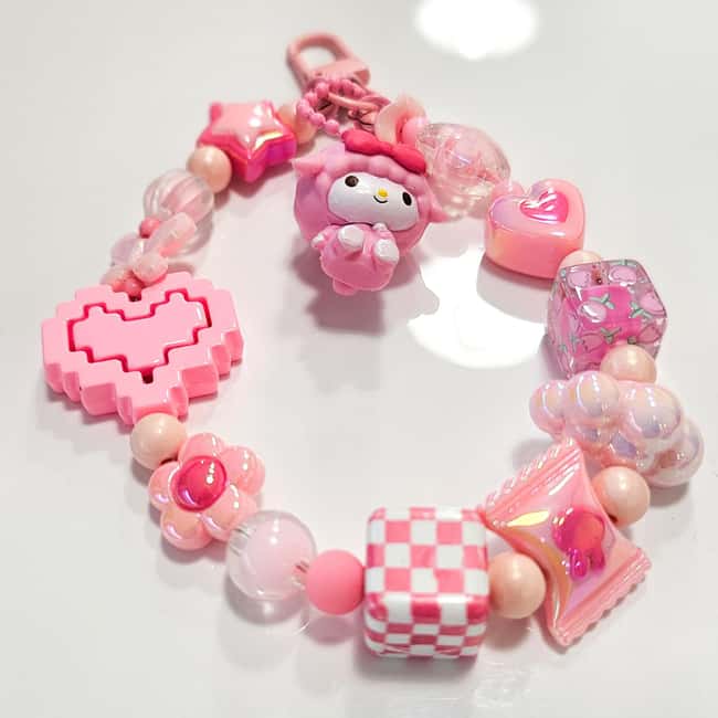 Paris: Create your phone strap, bag or keychain - At Boutique My Nice Bracelet, you start creating right away