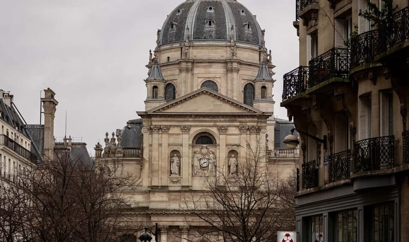 Paris: Creepy Middle Ages Walking Tour - The secret stop: a pause that keeps the story from becoming predictable