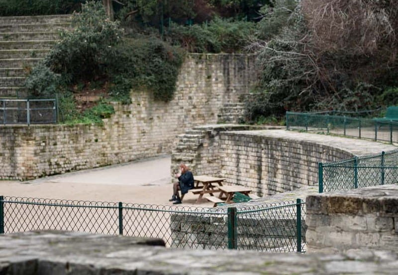Paris: Creepy Middle Ages Walking Tour - Pont Neuf: where your photos feel earned