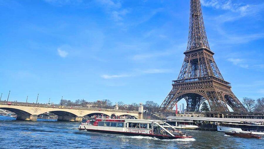 Paris: Cruise from The Canal Saint Martin to The Seine River - Where you board near Place de la République and Hôtel du Nord
