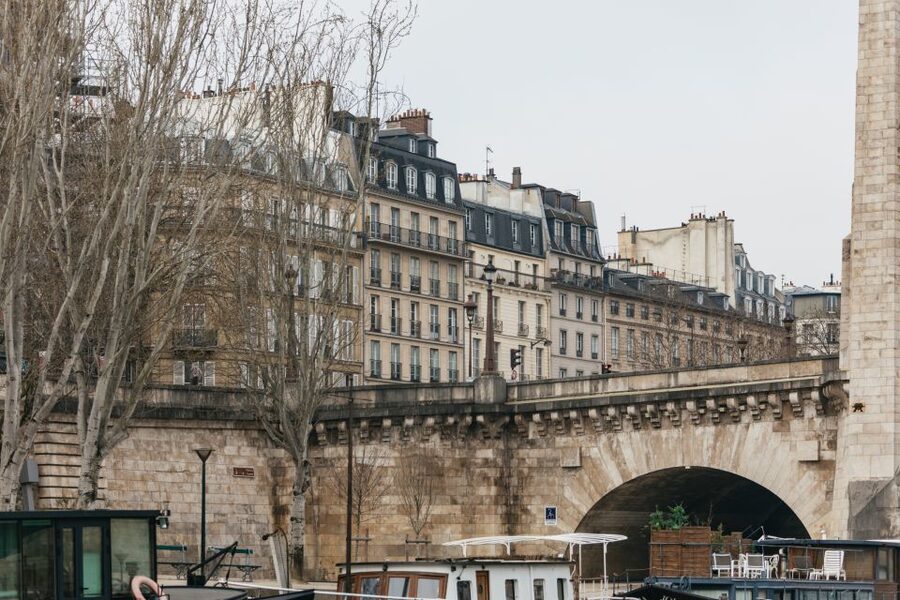 Paris: Cruise on the Saint-Martin Canal and Seine River - Arsenal Port to Place de la Bastille: back into daylight
