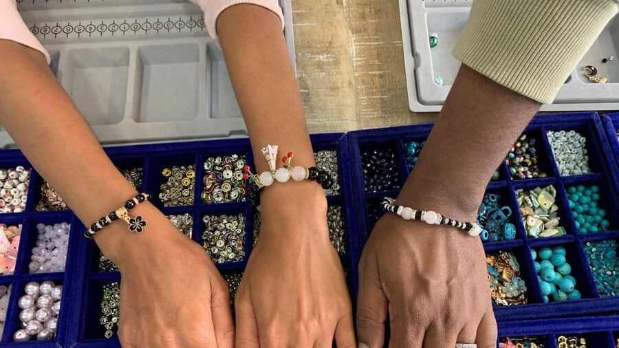 Paris: Custom Souvenir Bracelet Workshop - The 1-hour creative game plan: design choices that actually matter