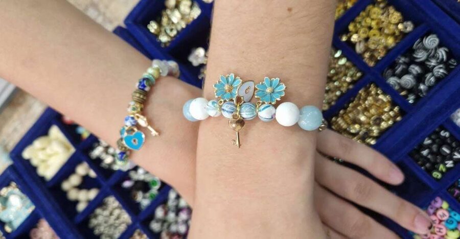 Paris: Custom Souvenir Bracelet Workshop - Price and value: is €36 to $42 for an hour fair?