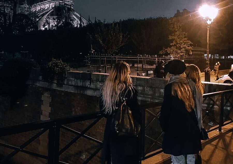 Paris: Dark History and Ghostly Guided Walking Tour - Pont Neuf: a famous bridge that turns into a story tool