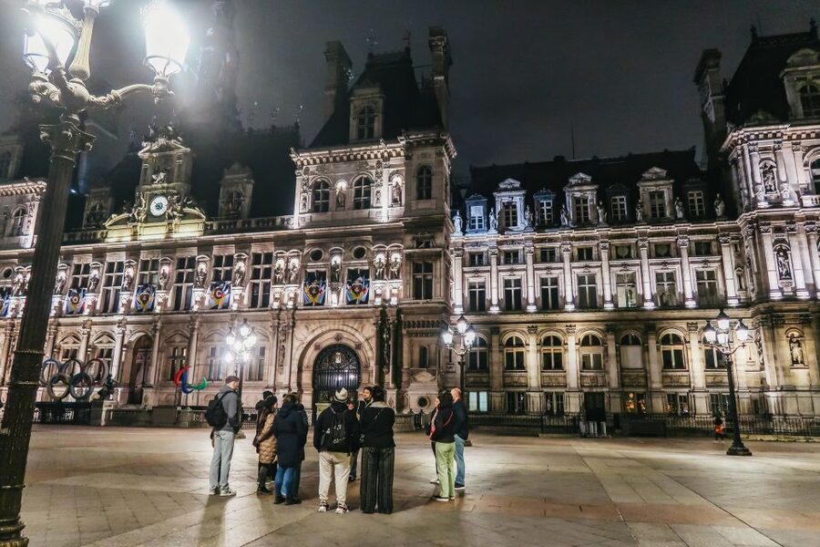 Paris: Dark History and Ghostly Guided Walking Tour - Conciergerie and the jailhouse mood you can feel