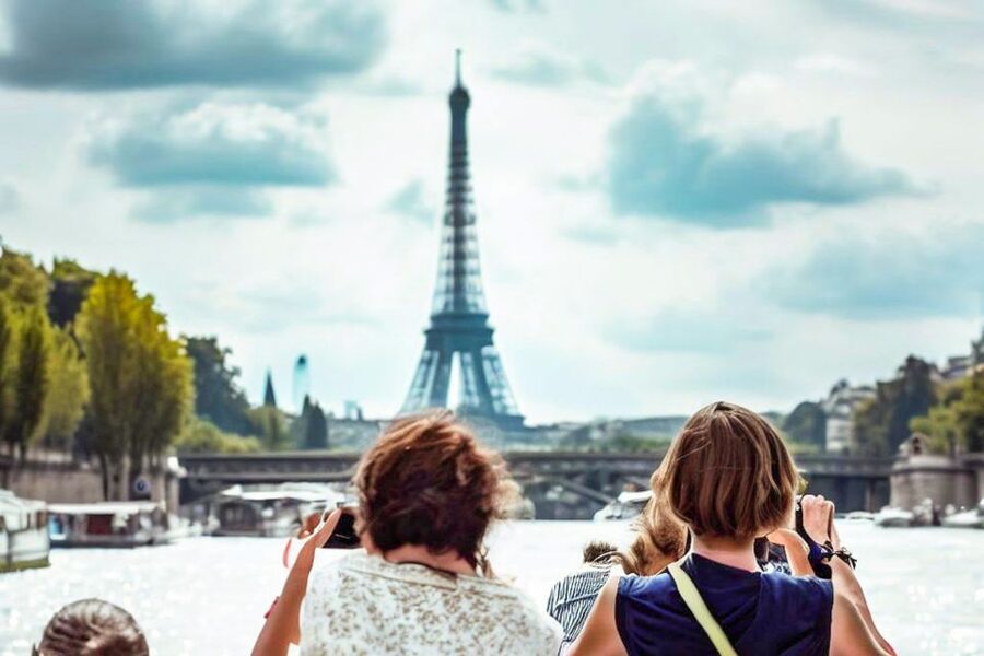 Paris: Day or Sunset Cruise with Drink, Ice Cream or Dessert - Where You Start: Bateaux Parisiens, Pontoon 03