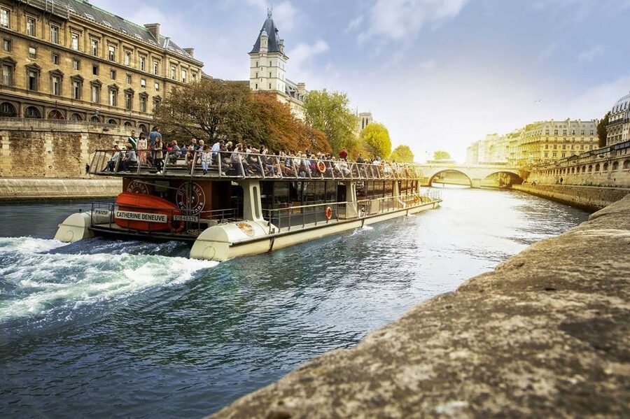 Paris: Day or Sunset Cruise with Drink, Ice Cream or Dessert - How to Get Better Photos Without Getting Stressed